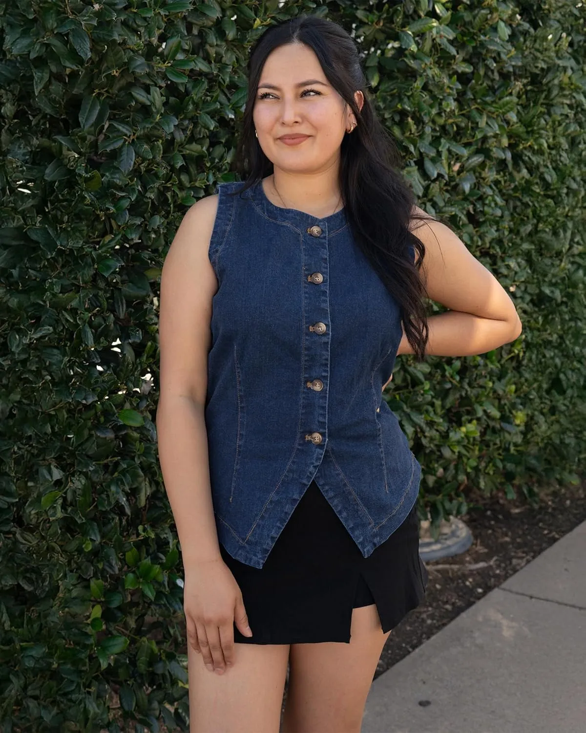 luvamia Denim Vest for Women Sleeveless Strechy Jean Vest Top Button Down Crewneck Casual Summer Western Waistcoat