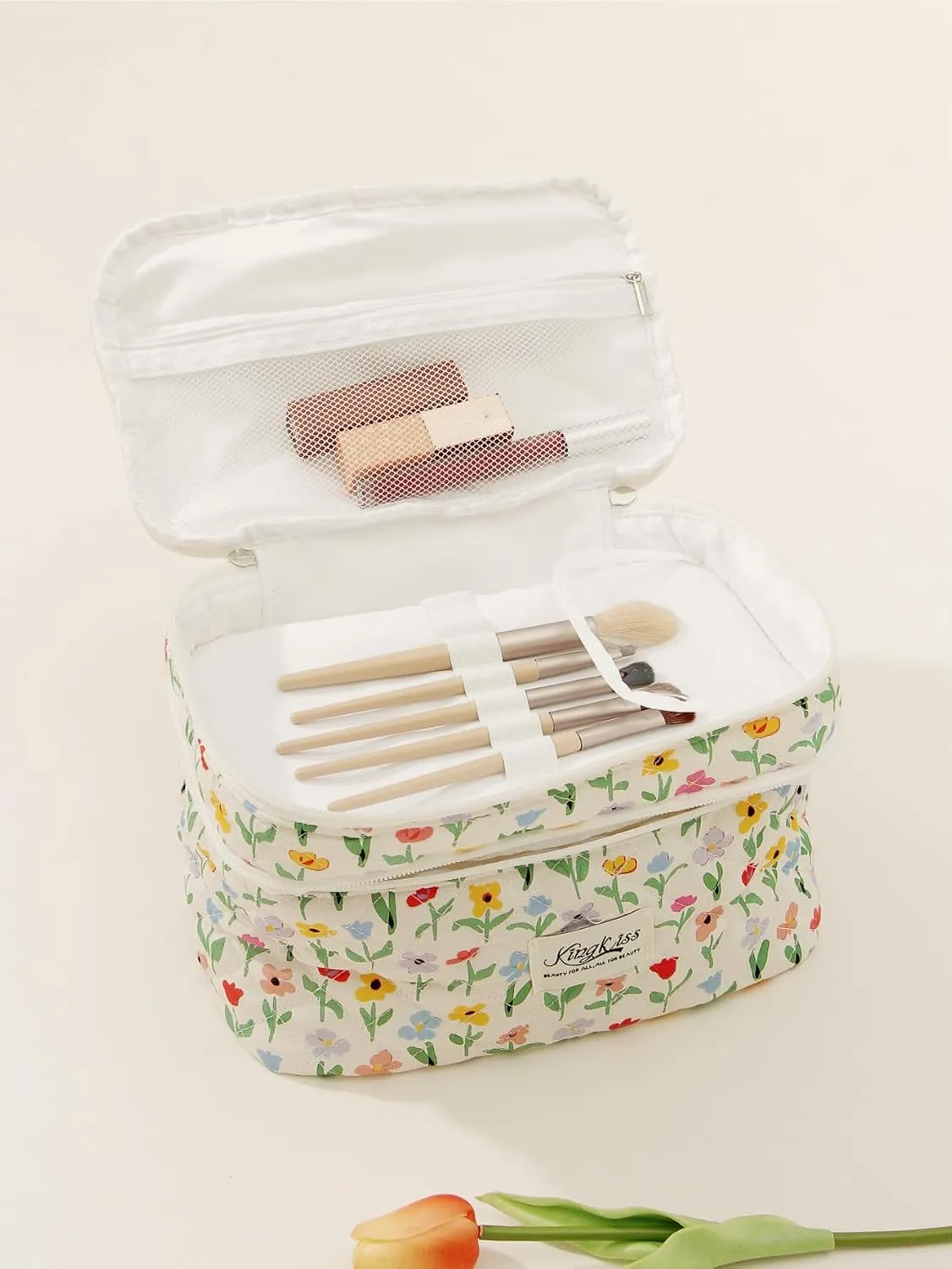 Makeup Bag, Quilted Makeup Bag, Large Floral Cosmetic Bag for Women, Double Layer Coquette Aesthetic Floral Toiletry Organizer Cosmetic Bag, Cotton Floral Travel Toiletry Bag. (White)