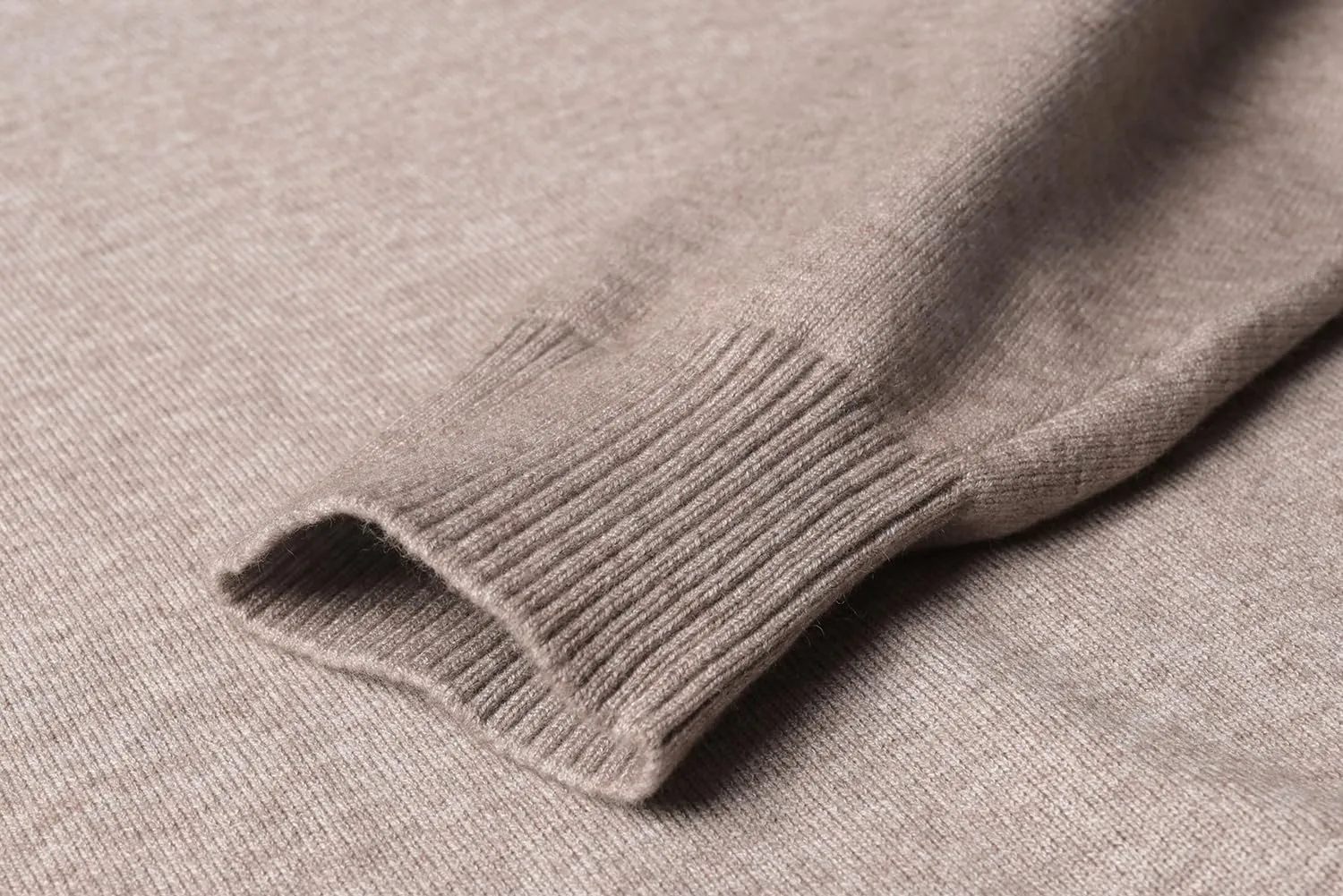 Men's Knit Sweater Fashion Pullover Soft Touch V-Neck Sweatshirt Top with Plaid or White Mock Shirt Collar