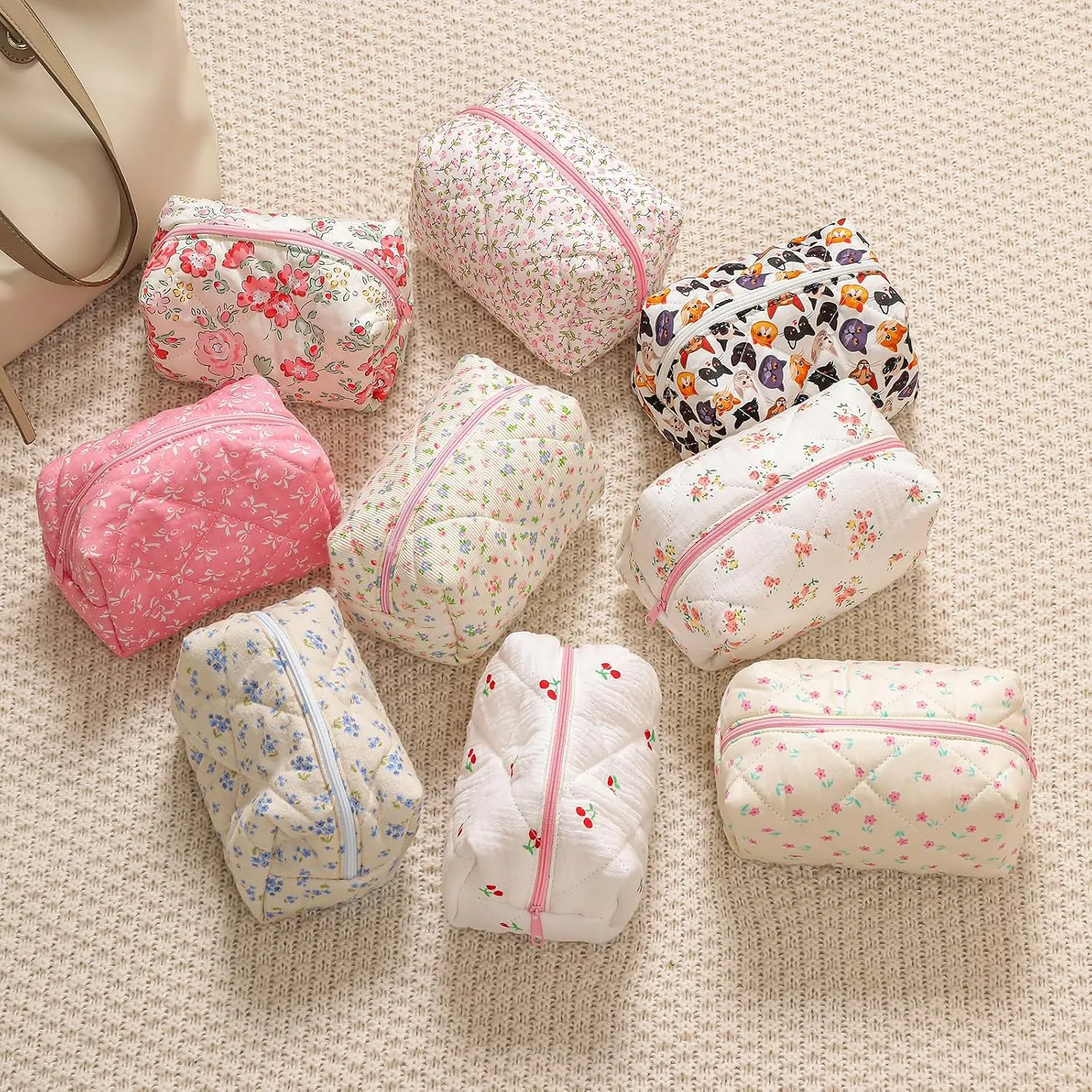 Small Quilted Cotton Makeup Bag, Cute Floral Cosmetic Bag, Cotton Aesthetic Makeup Pouch, Kawaii Travel Toiletry Bag for Women and Girls (05Blue Flower)
