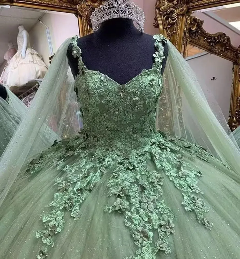 TRHTX Spaghetti Straps Quinceanera Dresses Ball Gown with Cape Princess Sweet 15 16 Dresses Beaded Lace Prom Dresses WZY73