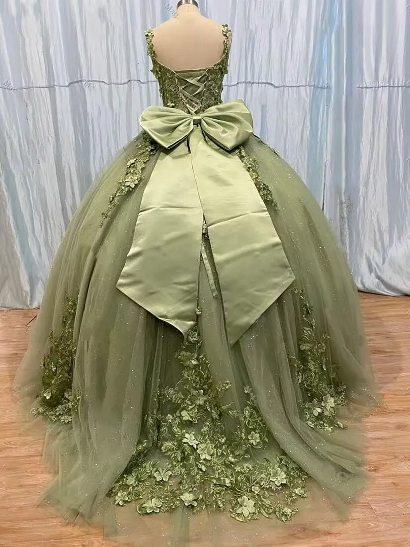 TRHTX Spaghetti Straps Quinceanera Dresses Ball Gown with Cape Princess Sweet 15 16 Dresses Beaded Lace Prom Dresses WZY73